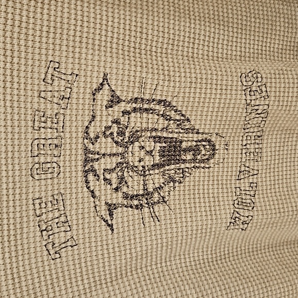 💕THE GREAT💕 The Great Circle Thermal Top ~ Washed White Wolverine Graphic 0 - Picture 13 of 15